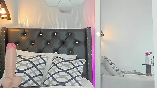 AlessandraMonet – webcam model profile photo Image 13