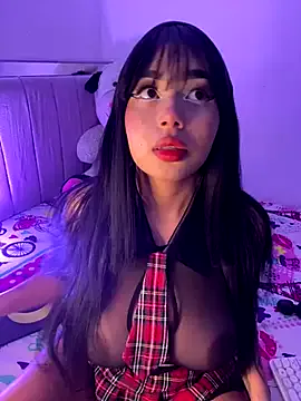 _Alicee_1 – webcam model profile photo Image 10