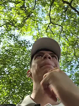 roouse – webcam model profile photo Image 5