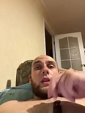 LT-333 – webcam model profile photo Image 6