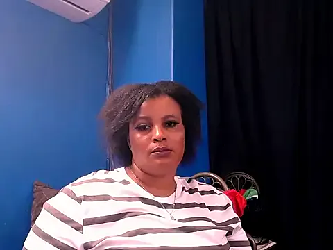 Mia--meow – webcam model profile photo Image 10