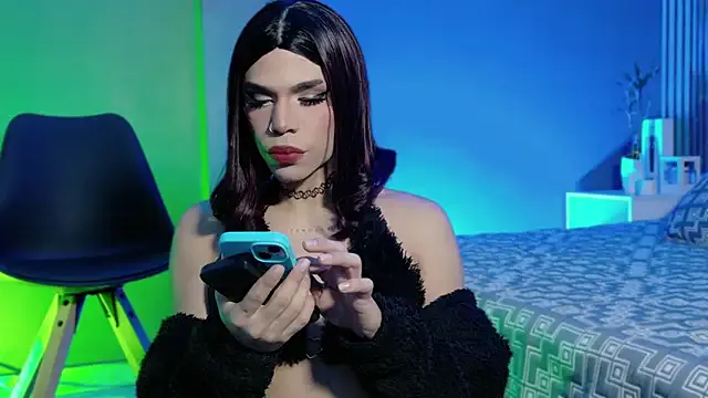 _Alicee_1 – webcam model profile photo Image 10