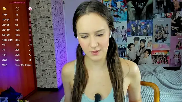 _Alicee_1 – webcam model profile photo Image 17