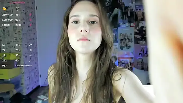 _Alicee_1 – webcam model profile photo Image 3