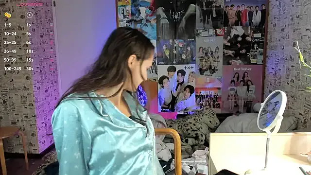 _Alicee_1 – webcam model profile photo Image 7