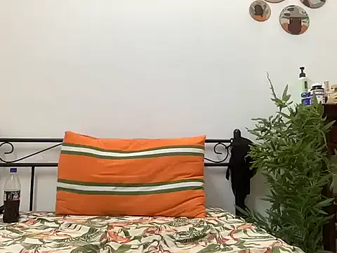 Mia--meow – webcam model profile photo Image 13