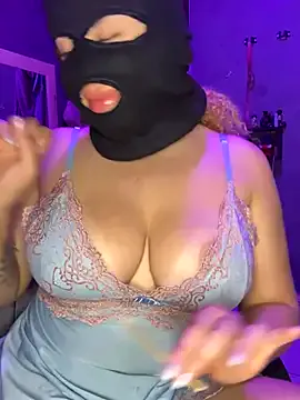 RianaRoss – webcam model profile photo Image 3