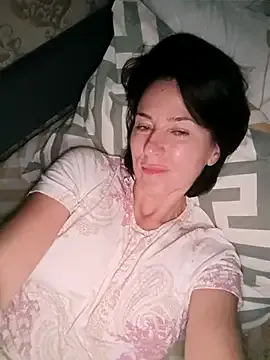 roouse – webcam model profile photo Image 6