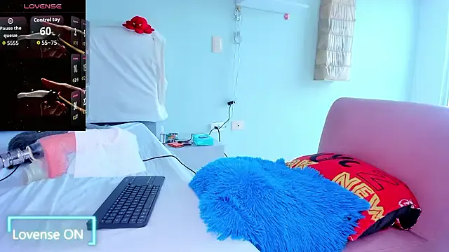 CarlaSharp – webcam model profile photo Image 18