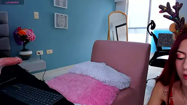 CarlaSharp – webcam model profile photo Image 8