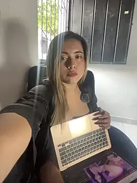 Simone_Miller – webcam model profile photo Image 1