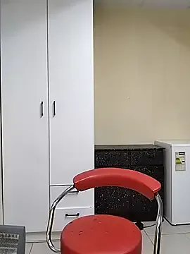 zui_lu – webcam model profile photo Image 3