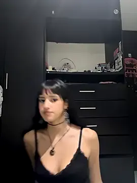 EmaGracie – webcam model profile photo Image 2