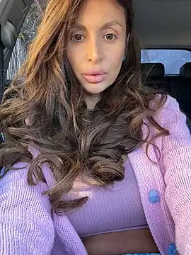 Yui-Ch – webcam model profile photo Image 8