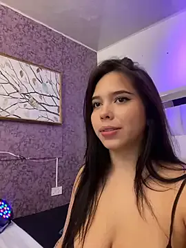 roouse – webcam model profile photo Image 17