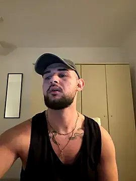 roouse – webcam model profile photo Image 3