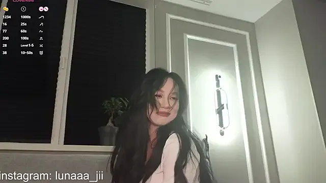 Humsafar-HDX-13 – webcam model profile photo Image 8