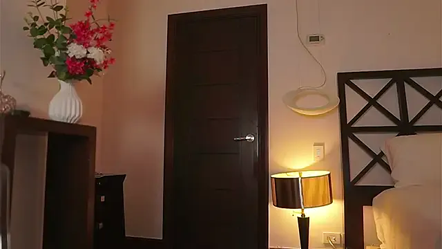  – webcam model profile photo Image 11