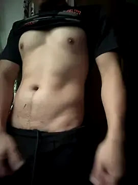 roouse – webcam model profile photo Image 2