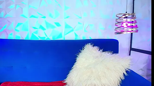 Nicole – webcam model profile photo Image 13