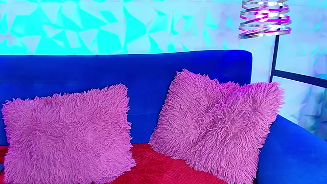 Nicole – webcam model profile photo Image 17