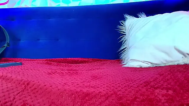 Nicole – webcam model profile photo Image 7