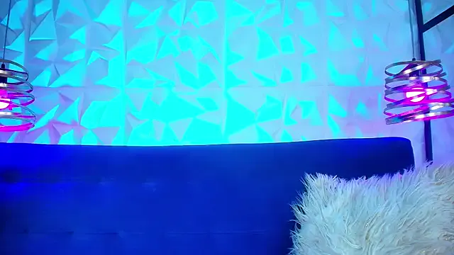 Nicole – webcam model profile photo Image 9