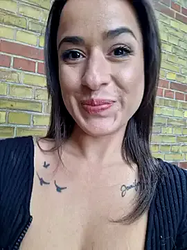 _Alice_1 – webcam model profile photo Image 10