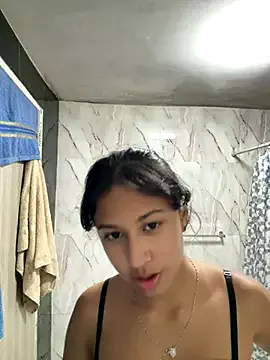 roouse – webcam model profile photo Image 16