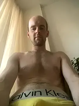 maataaan – webcam model profile photo Image 11