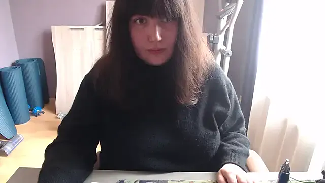 roouse – webcam model profile photo Image 12