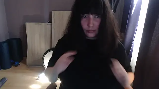 _Alice_1 – webcam model profile photo Image 3