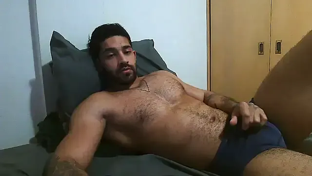 Mikev – webcam model profile photo Image 11