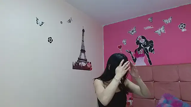 Playful_Adriana – webcam model profile photo Image 9