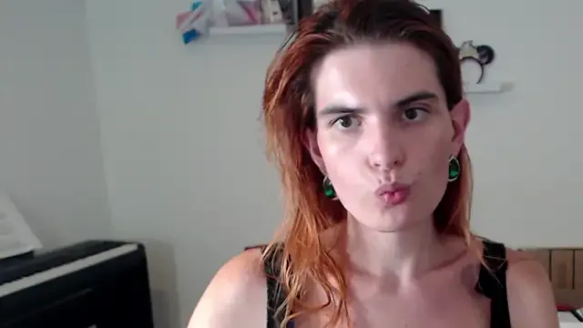 _Alice_1 – webcam model profile photo Image 2