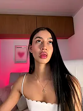 IssabellaKorz – webcam model profile photo Image 16