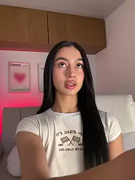 IssabellaKorz – webcam model profile photo Image 18