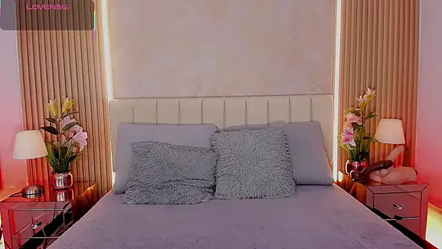 KarinAss – webcam model profile photo Image 13