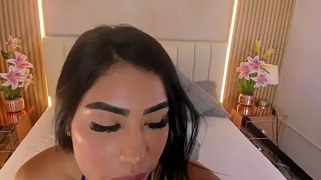 KarinAss – webcam model profile photo Image 8