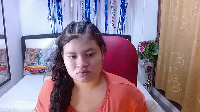 roouse – webcam model profile photo Image 2