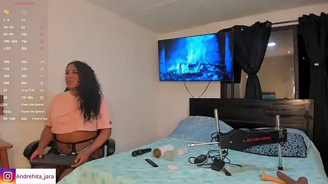 Mia032 – webcam model profile photo Image 19