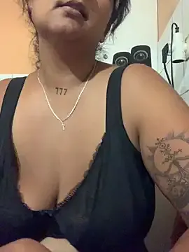  – webcam model profile photo Image 17