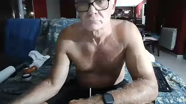  – webcam model profile photo Image 11