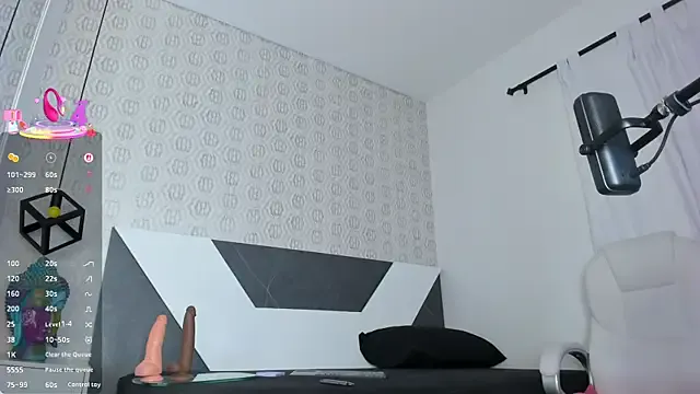 _Alicee_1 – webcam model profile photo Image 4