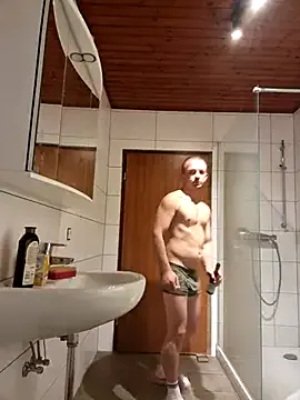roouse – webcam model profile photo Image 8