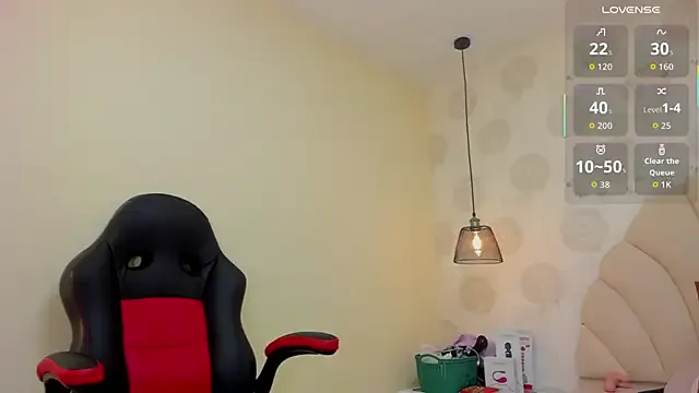 LunaWinks – webcam model profile photo Image 15