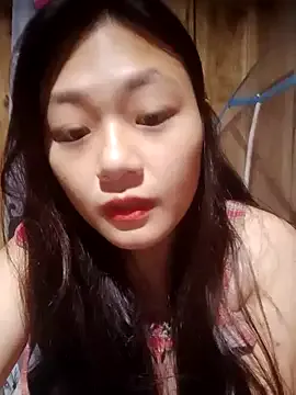 zui_lu – webcam model profile photo Image 6