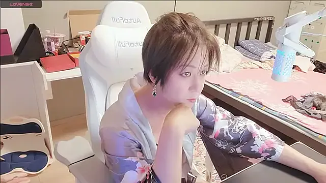 TransHotShow – webcam model profile photo Image 3