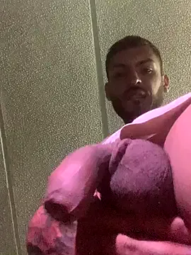  – webcam model profile photo Image 19