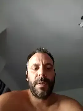 roouse – webcam model profile photo Image 9